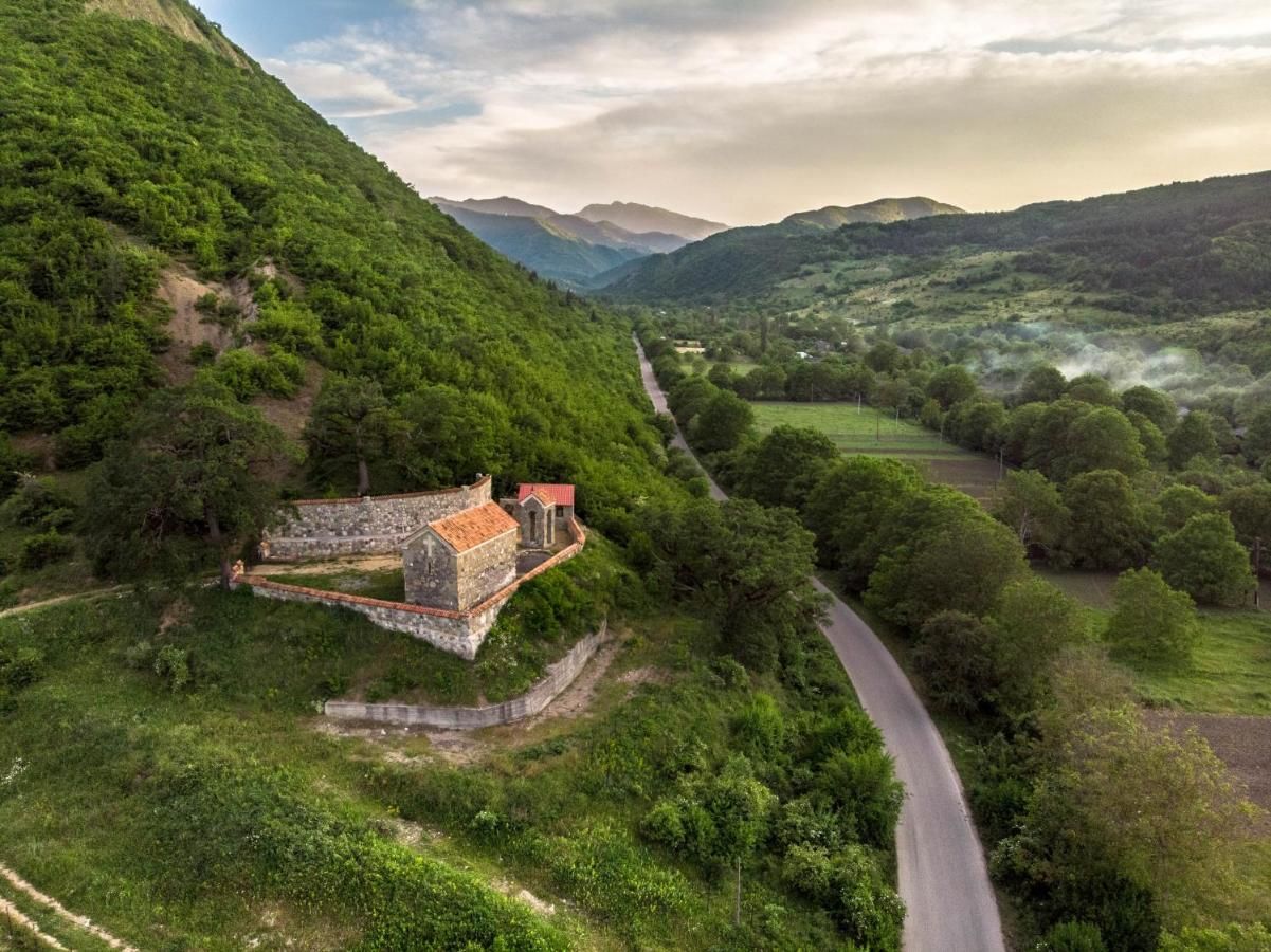 Гостевой дом Sunny House in Dzama Valley Zghuderi-17