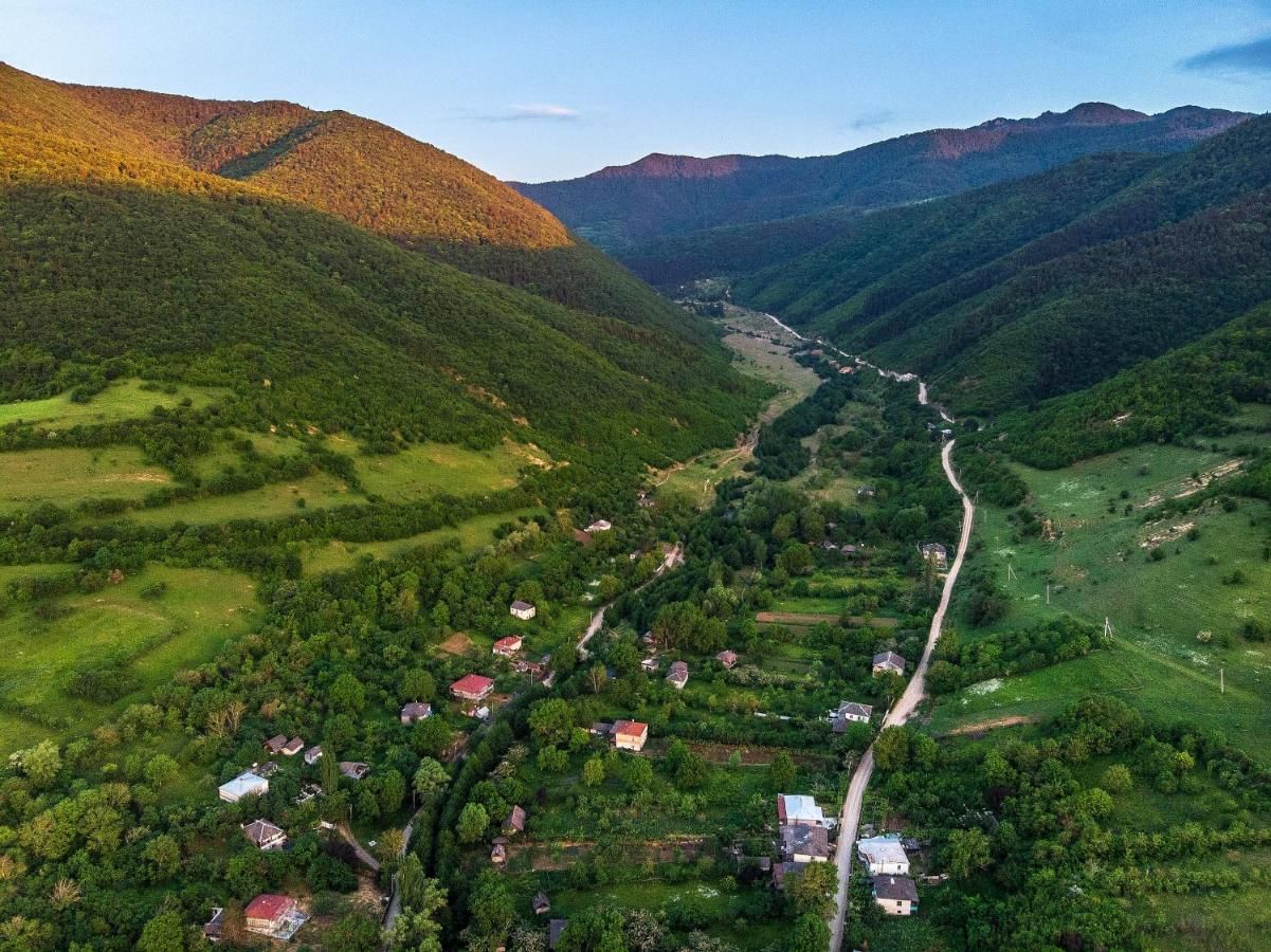 Гостевой дом Sunny House in Dzama Valley Zghuderi-6