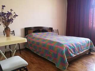 Гостевой дом Sunny House in Dzama Valley Zghuderi Двухместный номер Делюкс с 1 кроватью и дополнительной кроватью-2